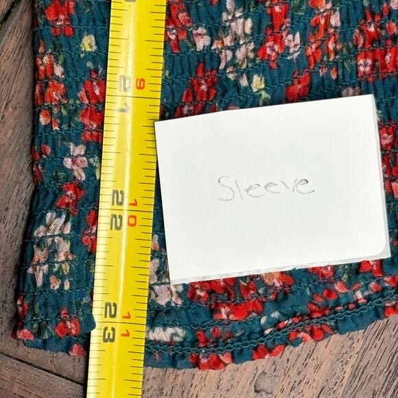 Intermix Silk Floral Smocked Alaina Cottage Puff Sleeve Blouse Size 4 - Picture 9 of 11